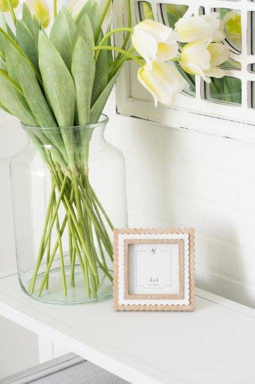 11847 - 6x6x1 wood photo frame (SCALLOP) ntrl/wh (4x4) pic - 49th & Magnolia