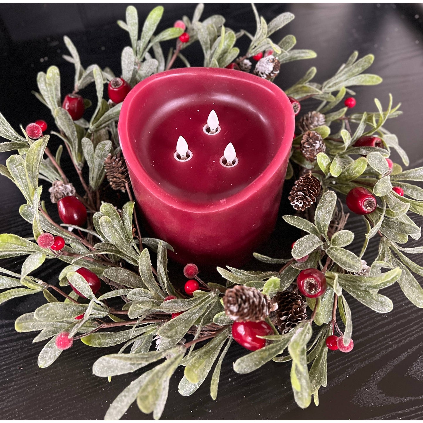 Mistletoe 18in Wreath - 49th & Magnolia