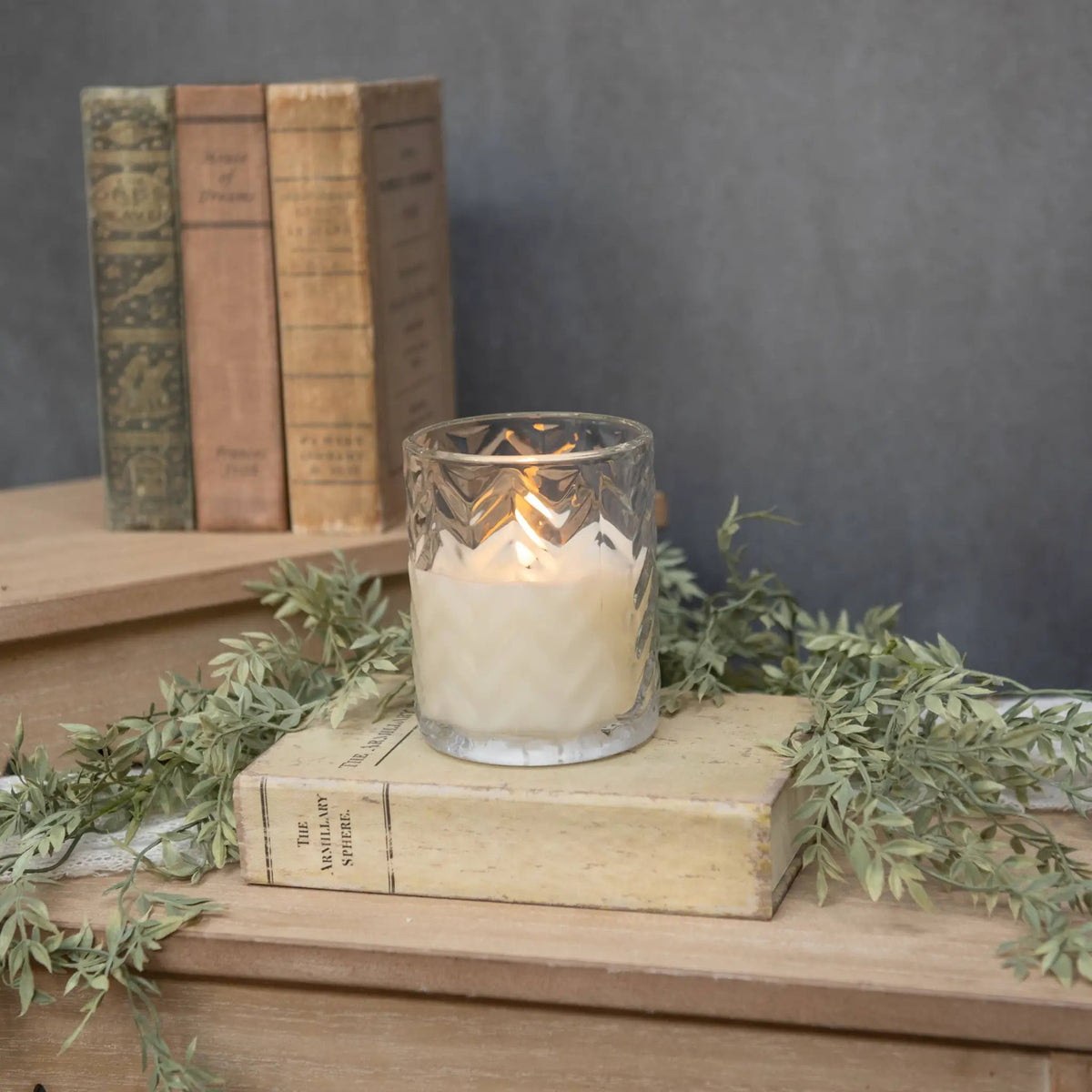 4" CHEVRON GLASS 3D FLAME CANDLE by Ragon House