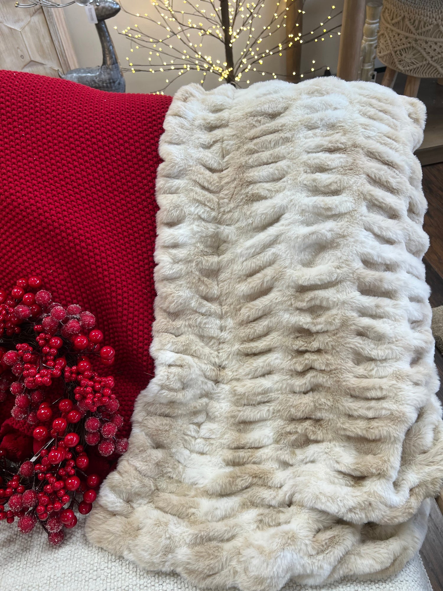 Pillows & Throws