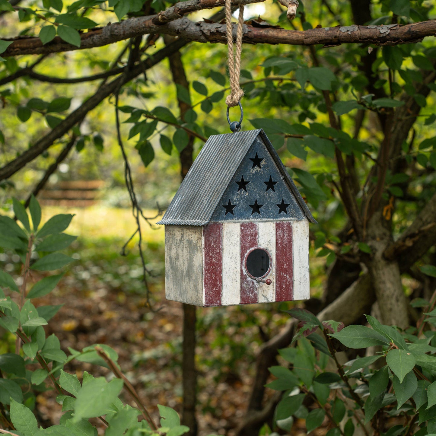 WHITEWASHED PATRIOTIC BIRDHOUSE