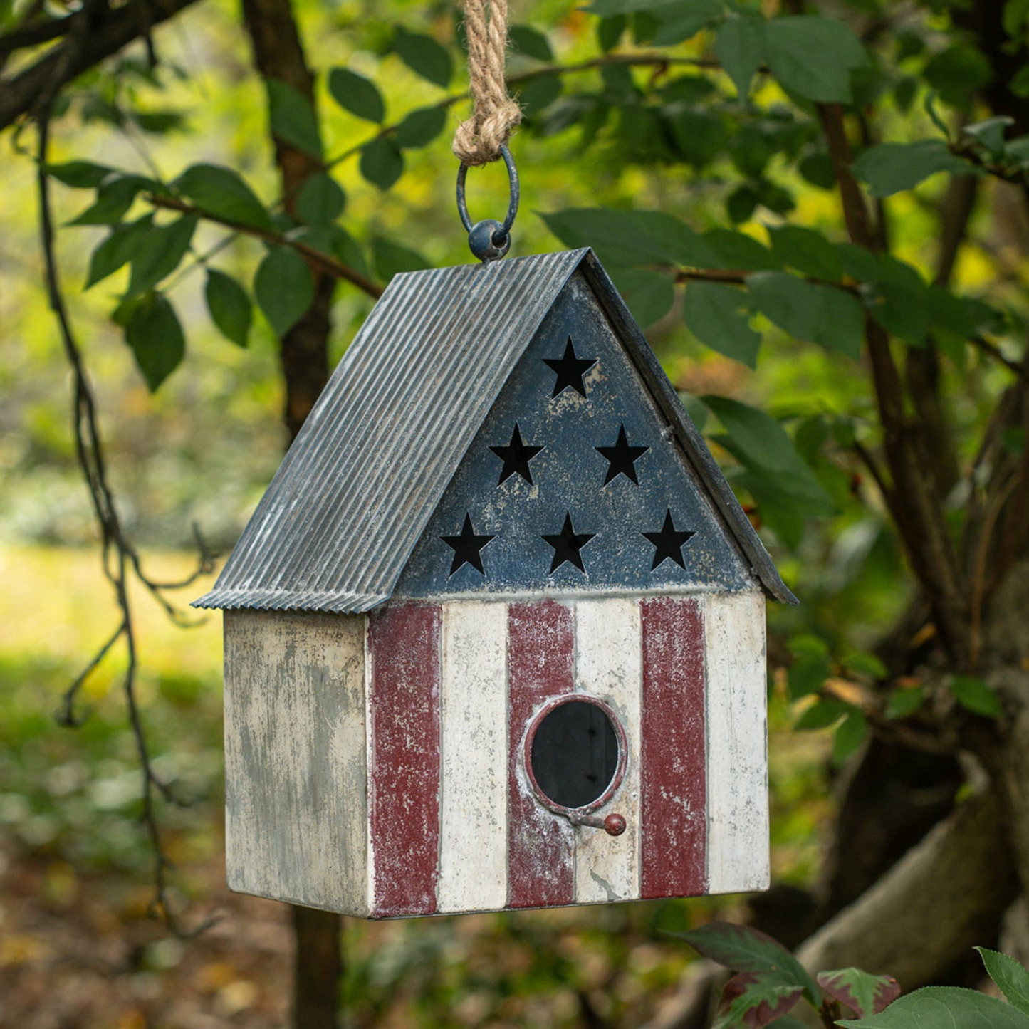 WHITEWASHED PATRIOTIC BIRDHOUSE