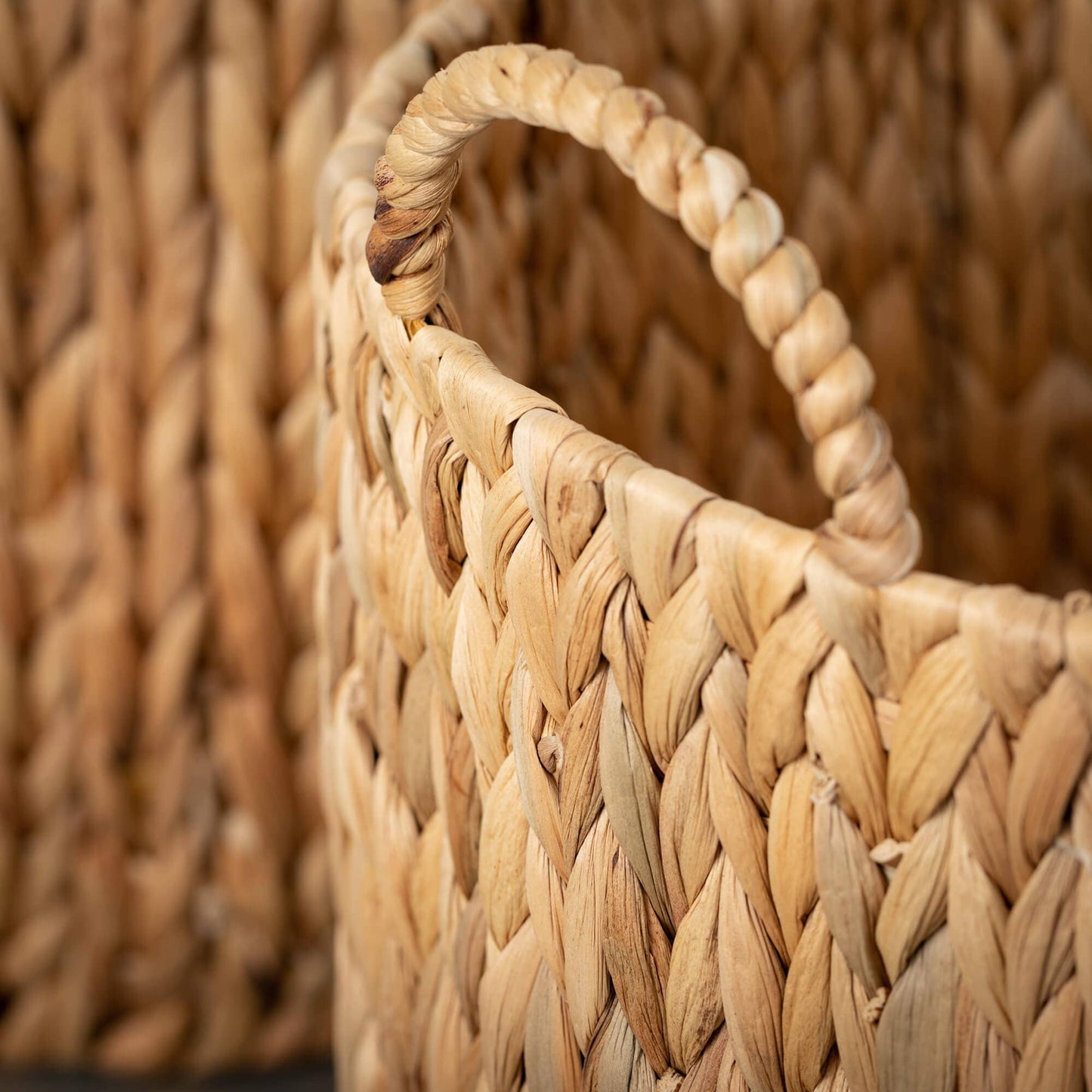 HANDCRAFTED FIBER BASKET